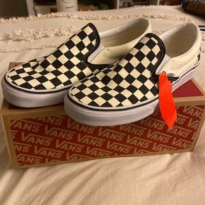 VANS CHECKERED SLIP ONS SZ 8 NWT